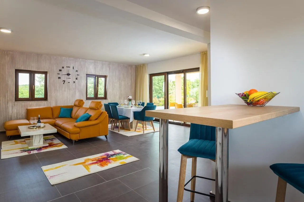 Ferienhaus Kaldanija 0*,