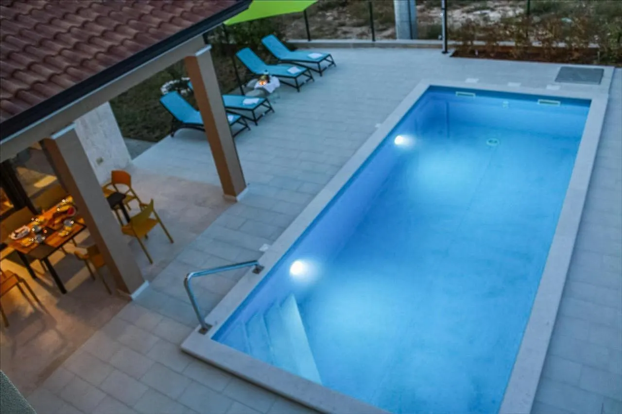 Ferienhaus Kaldanija